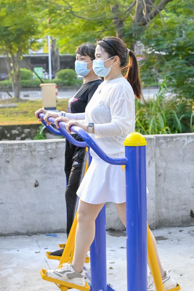 221111-【公益體彩進(jìn)社區(qū)-南區(qū)】守護(hù)健康，有我添“彩” 公益體彩走進(jìn)中山良都社區(qū) (156).